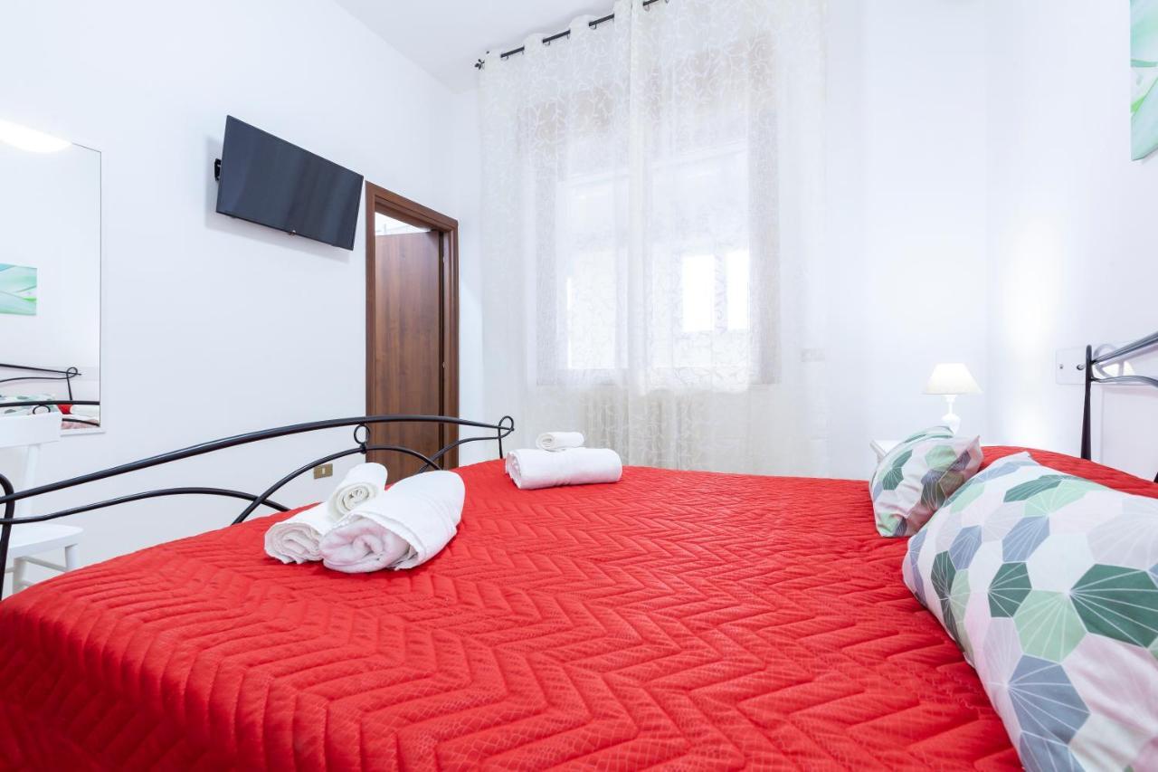 Lupomonaco Rooms Veglie Bagian luar foto
