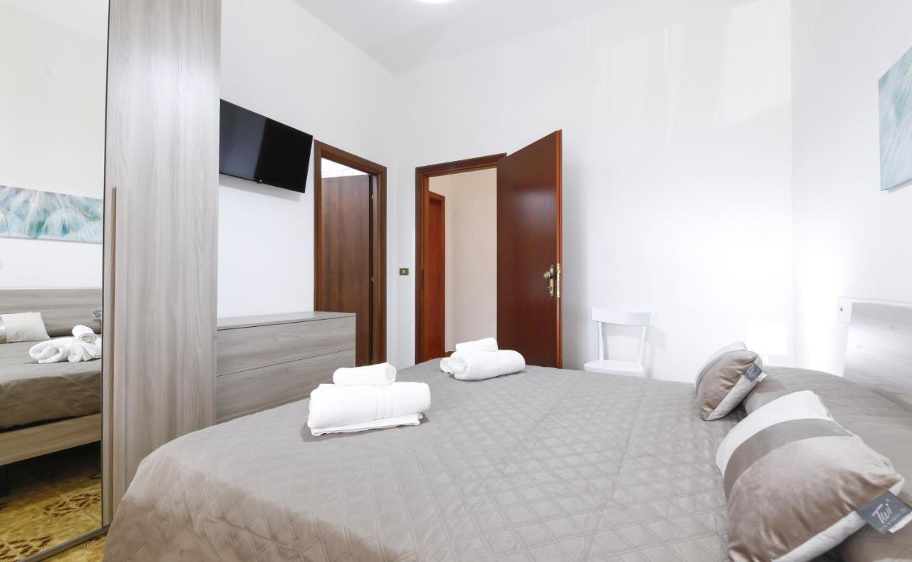 Lupomonaco Rooms Veglie Bagian luar foto