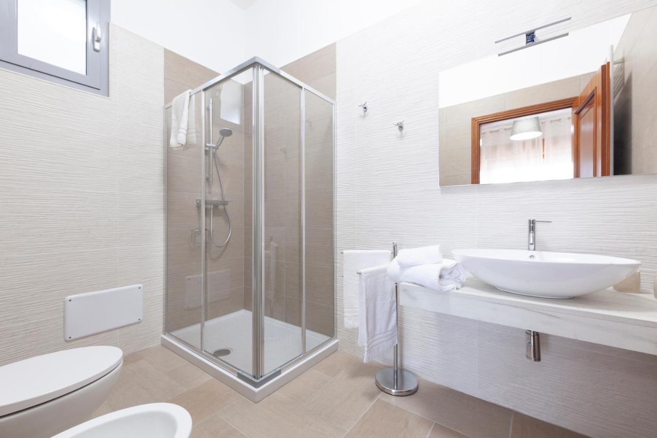 Lupomonaco Rooms Veglie Bagian luar foto