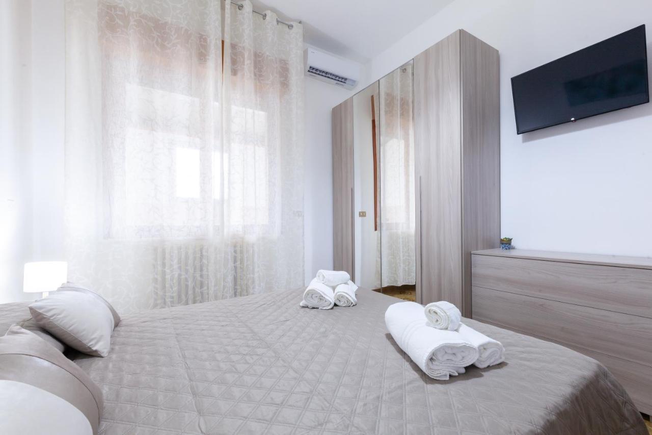 Lupomonaco Rooms Veglie Bagian luar foto