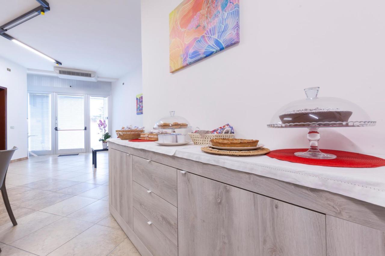 Lupomonaco Rooms Veglie Bagian luar foto