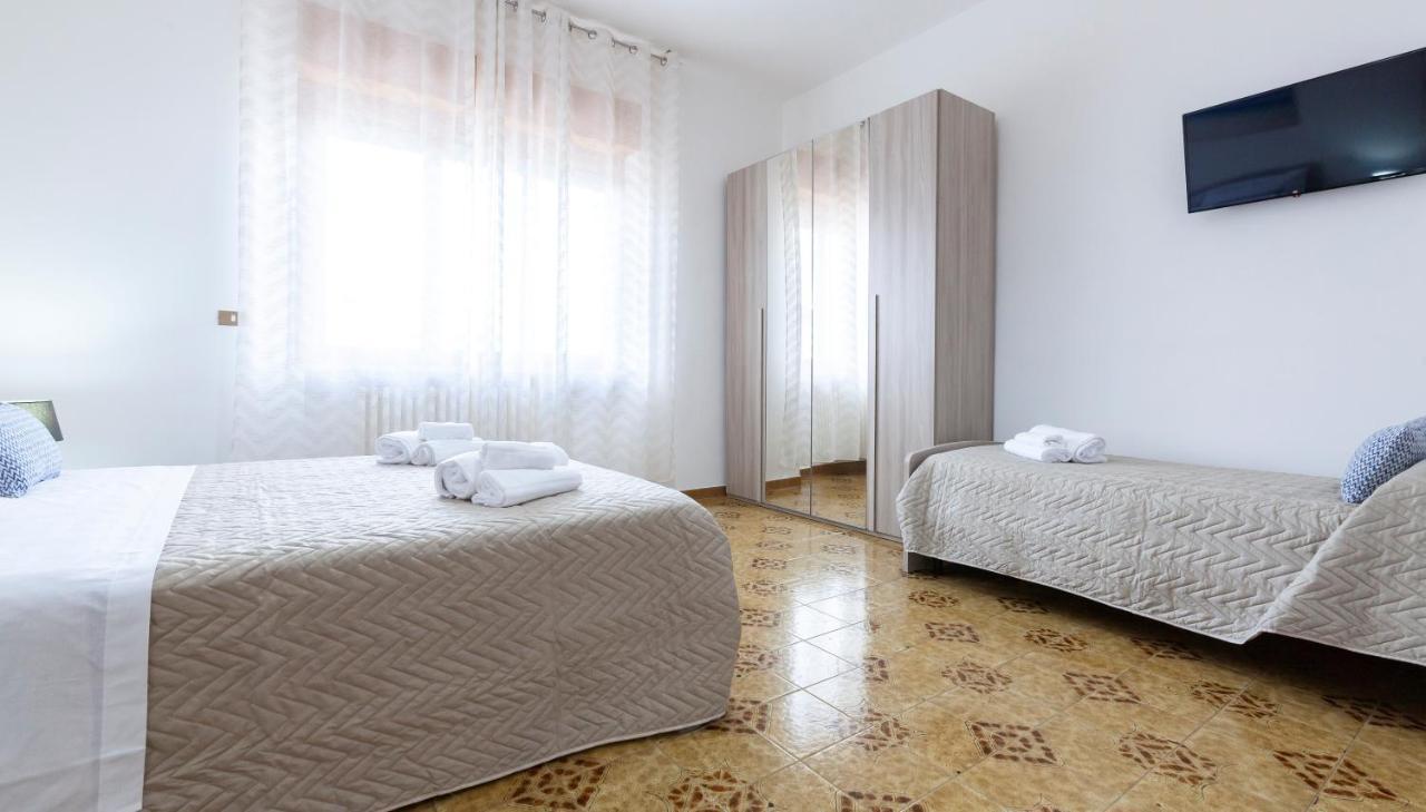 Lupomonaco Rooms Veglie Bagian luar foto